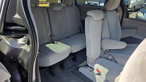 Used 2020 Toyota Sienna LE image 16