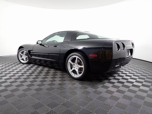 Used 2001 Chevrolet Corvette Coupe w/ Preferred Equipment Group2 image 8