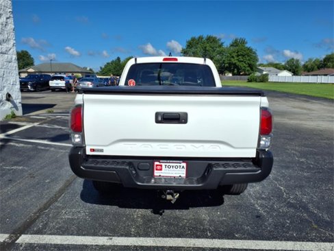 Used 2022 Toyota Tacoma SR image 4