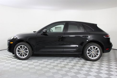 New 2026 Porsche Macan image 2