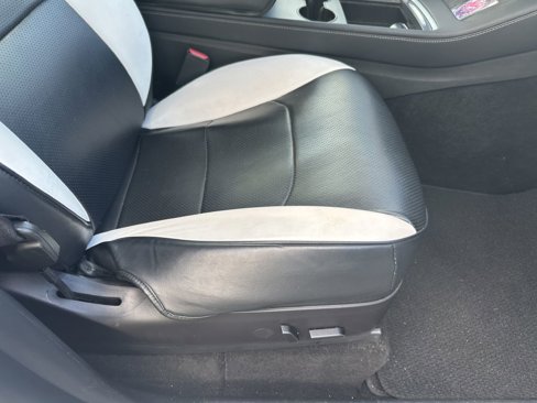 Used 2022 Tesla Model Y Performance image 29