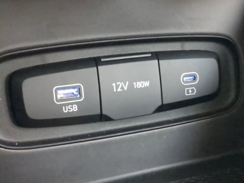 Used 2025 Hyundai Venue SEL image 22