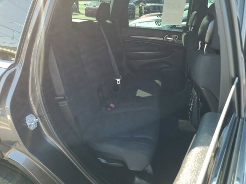 Used 2015 Jeep Grand Cherokee Laredo w/ Quick Order Package 23E image 12