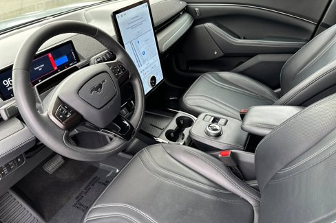 Used 2022 Ford Mustang Mach-E Premium image 11