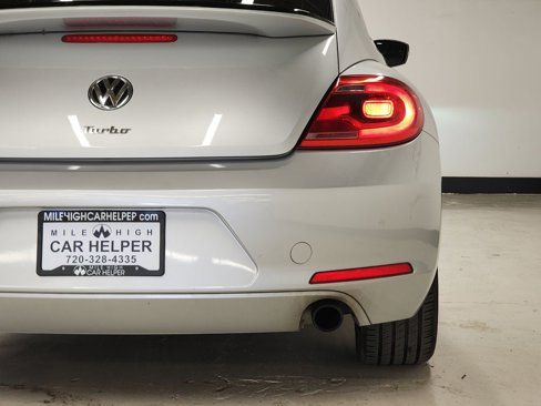 Used 2013 Volkswagen Beetle 2.0T image 33