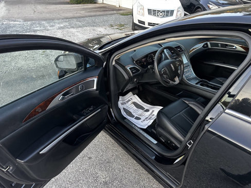 Used 2016 Lincoln MKZ image 11