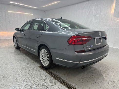 Used 2017 Volkswagen Passat 1.8T SE image 5