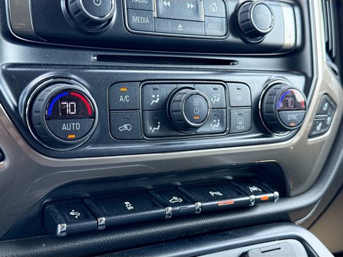 Used 2018 Chevrolet Silverado 1500 High Country image 16