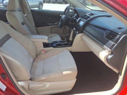 Used 2012 Toyota Camry LE image 11