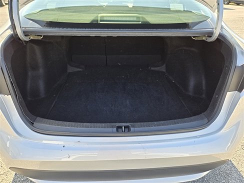 Used 2021 Toyota Corolla LE image 18