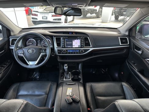 Used 2016 Toyota Highlander Limited image 21