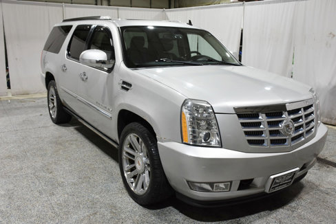 Used 2011 Cadillac Escalade ESV Premium image 6