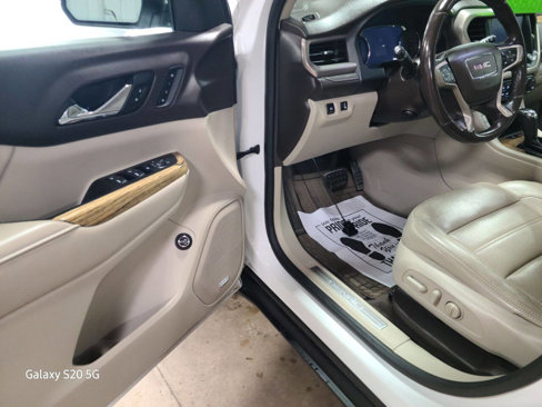 Used 2017 GMC Acadia Denali image 28