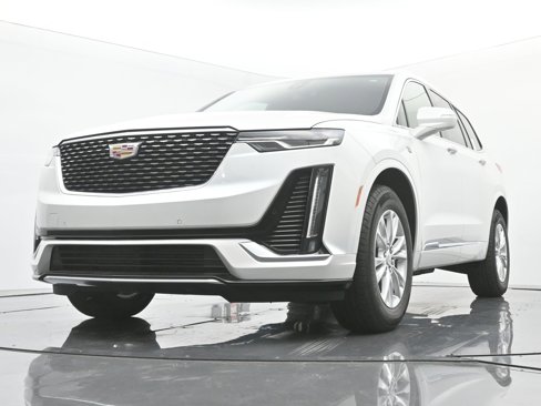 New 2025 Cadillac XT6 Luxury image 15