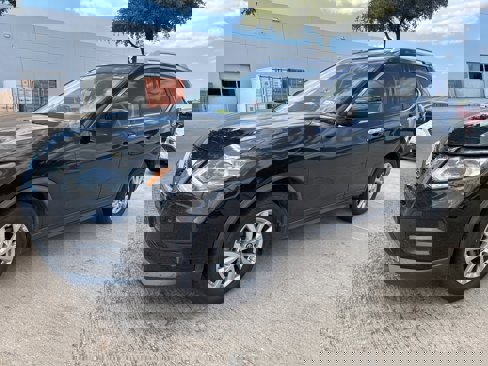 Certified 2019 Nissan Rogue SV image 2
