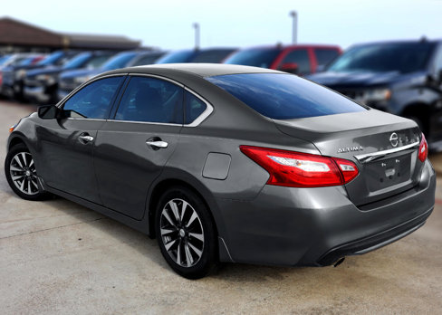 Used 2017 Nissan Altima 2.5 S image 2