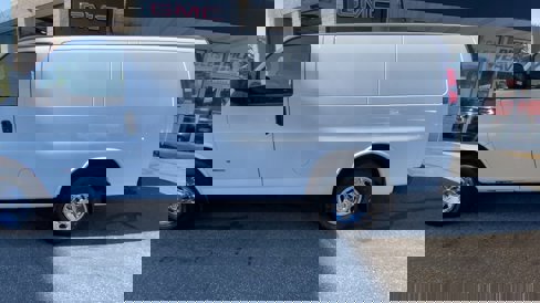 Used 2018 Chevrolet Express 2500 w/ Driver Convenience Package image 33