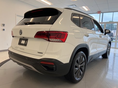 Used 2022 Volkswagen Taos S image 3