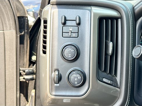Used 2018 Chevrolet Silverado 1500 High Country image 10