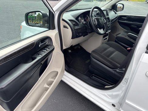 Used 2017 Dodge Grand Caravan SE w/ Power Window Group image 9