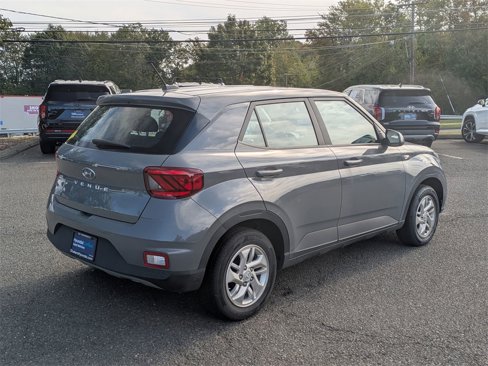 Certified 2023 Hyundai Venue SE image 2