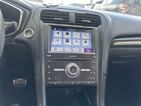 Used 2018 Ford Fusion Titanium image 22