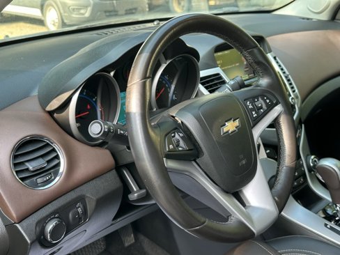 Used 2015 Chevrolet Cruze LT image 8