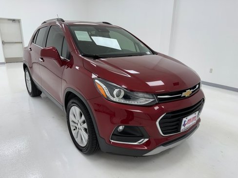 Used 2019 Chevrolet Trax Premier image 2