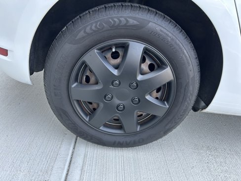 Used 2010 Volkswagen Golf 4-Door image 18