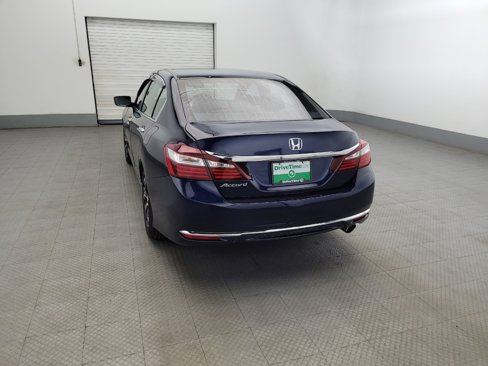 Used 2017 Honda Accord LX image 6