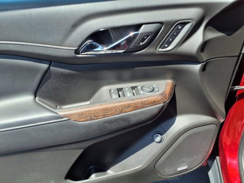 Used 2020 GMC Acadia Denali w/ Denali Ultimate Package image 16