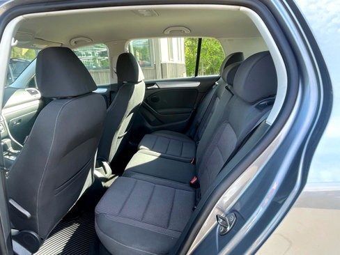 Used 2011 Volkswagen Golf 4-Door image 9