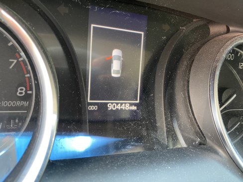 Used 2018 Toyota Camry LE image 10