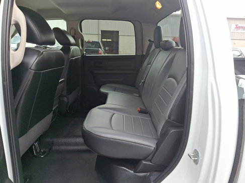 Used 2022 RAM 1500 Tradesman w/ Chrome Appearance Group image 12