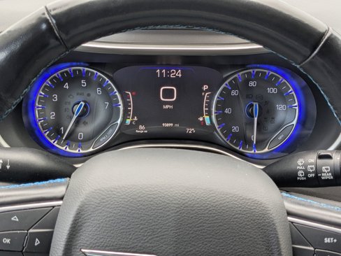 Used 2021 Chrysler Pacifica Touring-L image 21