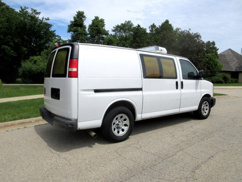 Used 2011 Chevrolet Express 1500 AWD image 11