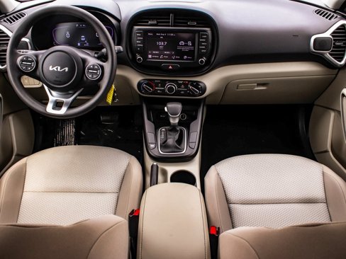 Used 2023 Kia Soul LX image 35