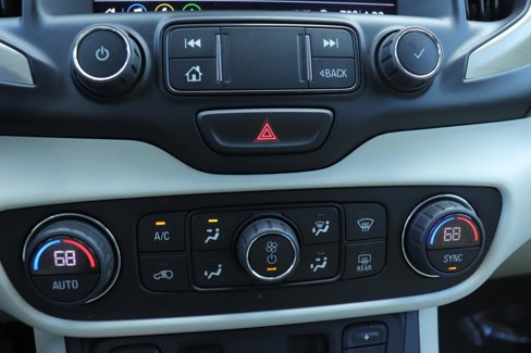Used 2019 GMC Terrain Denali w/ Advanced Safety Package image 39