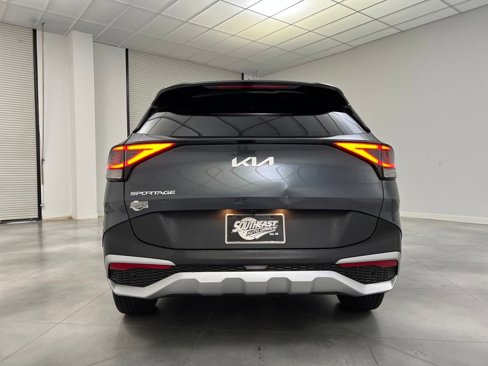 Used 2024 Kia Sportage LX image 6