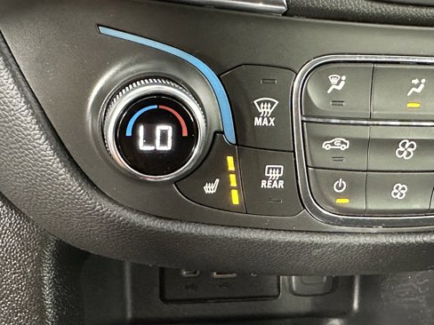 Used 2021 Chevrolet Equinox LT image 23