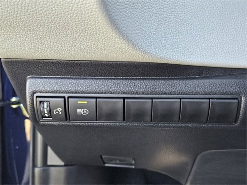 New 2025 Toyota Corolla SE image 31