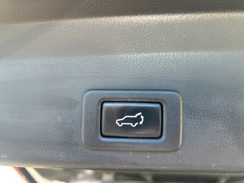 Used 2019 Subaru Ascent Limited image 19
