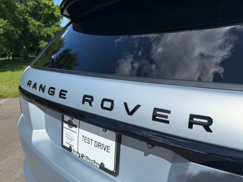 Used 2022 Land Rover Range Rover Sport SVR Carbon Edition image 44