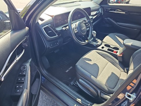 Certified 2024 Kia Seltos S image 9