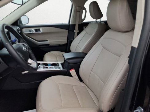 Used 2024 Ford Explorer Limited image 12