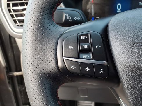 Used 2025 Ford Escape ST-Line image 25