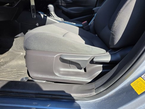 Used 2022 Toyota Corolla LE image 12