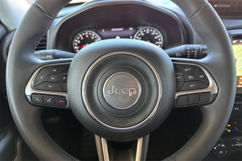 Used 2022 Jeep Renegade Latitude image 32