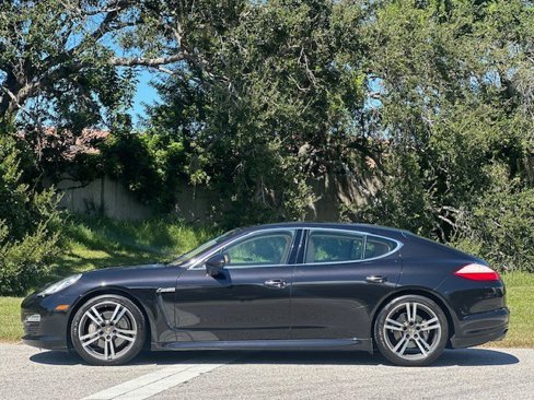 Used 2013 Porsche Panamera S image 2