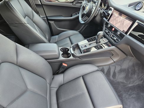 Certified 2024 Porsche Macan image 21
